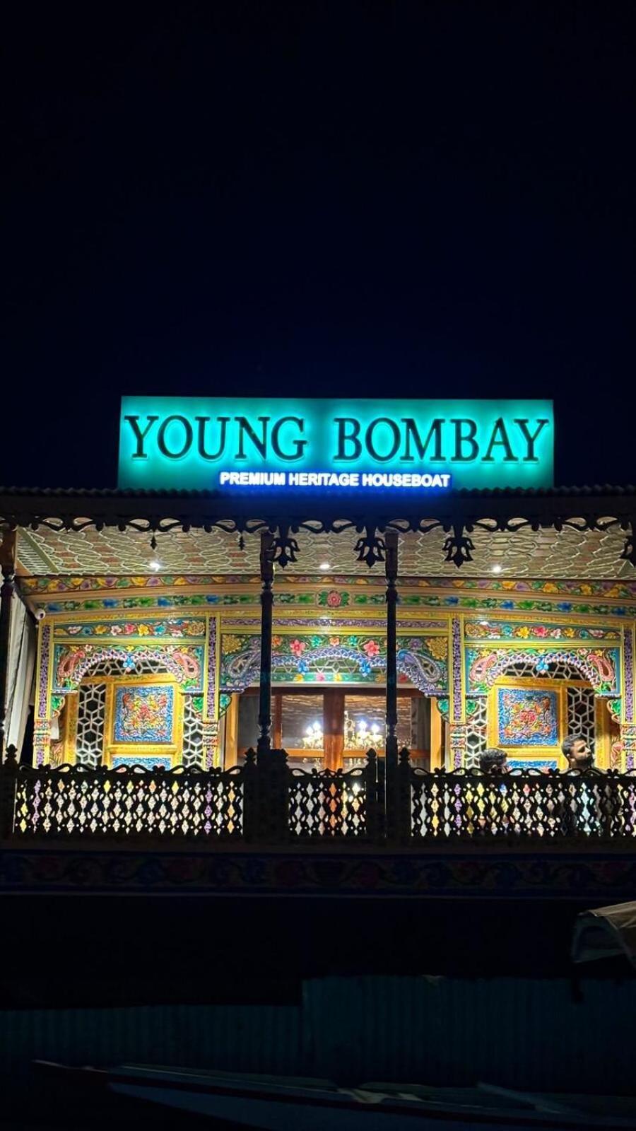 Young Bombay Premium Heritage Houseboat Срінагар Екстер'єр фото
